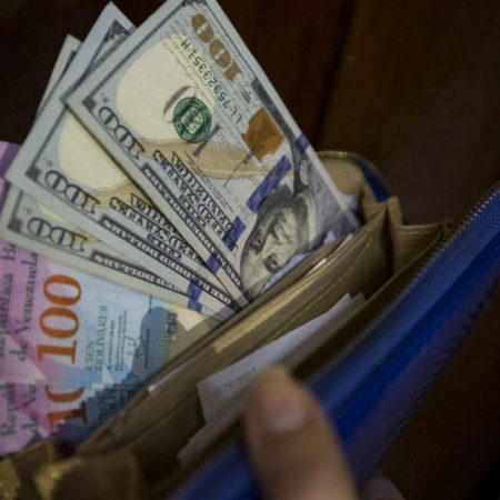 Mujer estafó 55 mil dólares con supuesta venta de divisas en Caracas