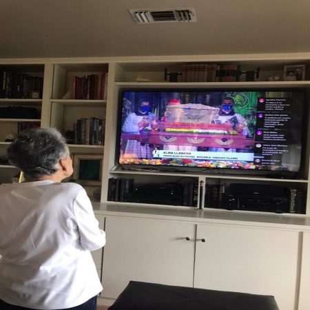 Doña Chispa al momento de la exhumación. (Cortesía)