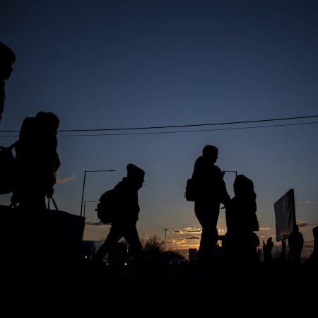 El flujo de refugiados se intensifica en todos los países vecinos de Ucrania / Foto: EFE/EPA/MARTIN DIVISEK
