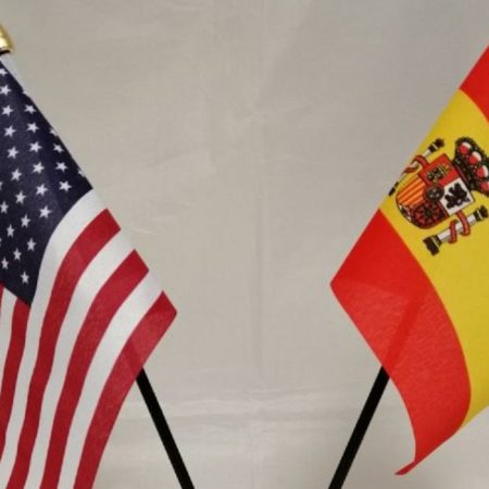 Washington y Madrid confían en ampliar cooperación en torno al tema Venezuela