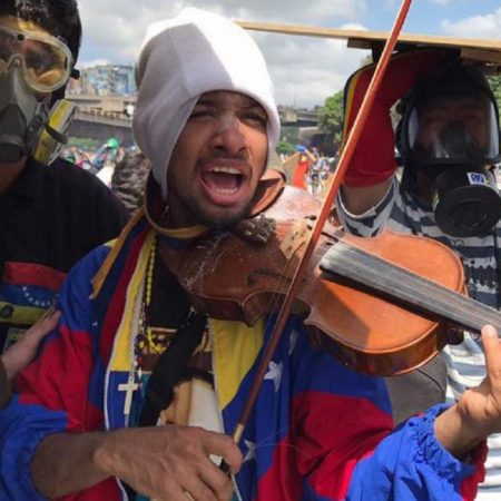 El joven violinista, Wuilly Arteaga. (Twitter)