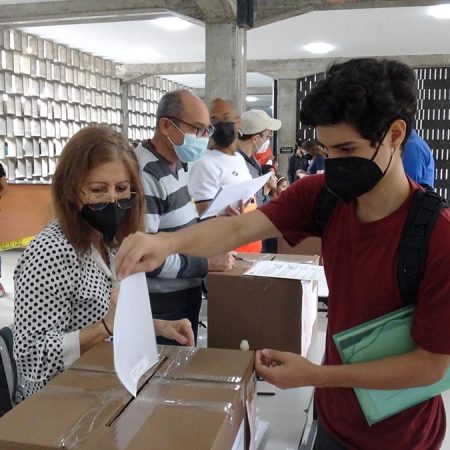 Presidente de Comisión Electoral de la UCV declaró nulo boletín de resultados