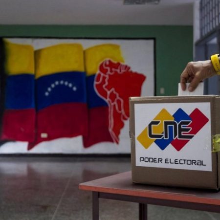 El chavismo resta importancia al reconocimiento internacional de los comicios
