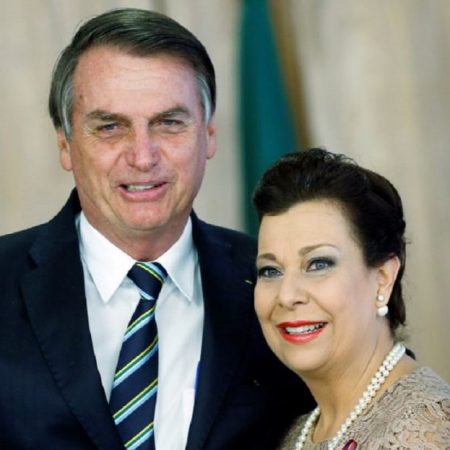 El presidente de Brasil Jair Bolsonaro y la embajadora designada por Juan Guaidó, María Teresa Belandria. (Cortesía)