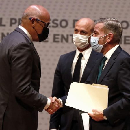 Oposición y chavismo inician un nuevo diálogo para comicios limpios y el fin de sanciones