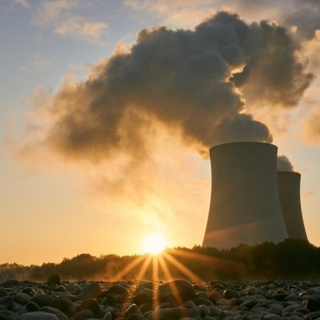 Macron defiende la energía nuclear en la UE para ganar independencia