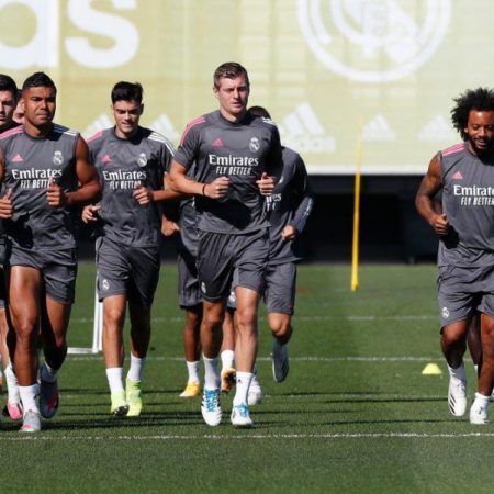 Jugadores del Real Madrid durante un entrenamiento en Valdebebas. / Foto cortesía eldesmarque.com