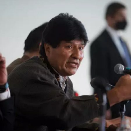 Afines a Morales retienen y agreden a periodistas y policías en un operativo de desbloqueo