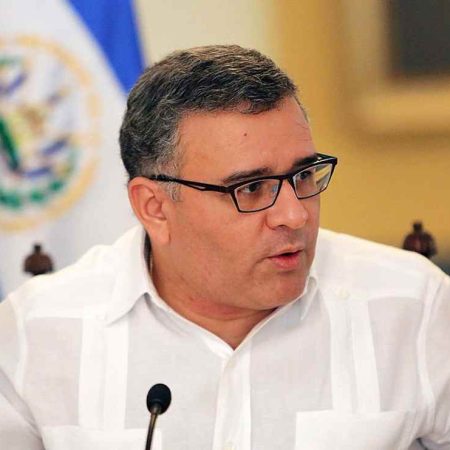 Fiscalía salvadoreña pide ocho años de cárcel contra expresidente Mauricio Funes por evasión
