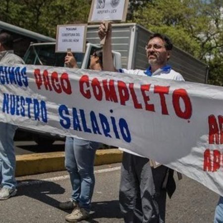 Profesores venezolanos advierten
