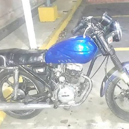 Una de las motos requerida por el Eje de Vehículos del Cicpc. (Cortesía)