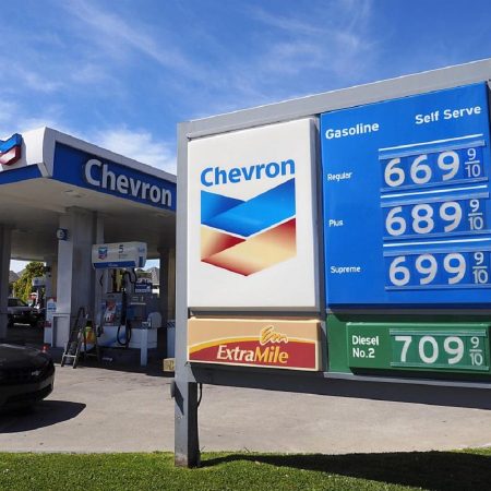 El precio de un galón de gasolina en EE.UU. (Foto Cortesía)