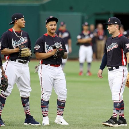 Aunque una lesión inoportuna en la cadera derecha eliminó sus posibilidades de ver acción en el Juego de Estrellas, Gleyber Torres (cen) llegó a Washington D.C. decidido a disfrutar su logro al máximo./Foto: AFP