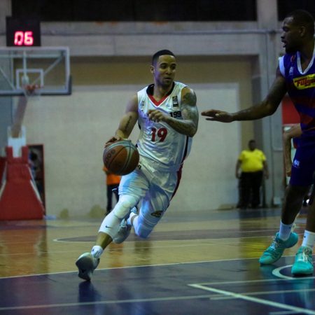 Heisler Guillent comandó la ofensiva con 15 puntos y 8 asistencias.Foto: Prensa Guaros