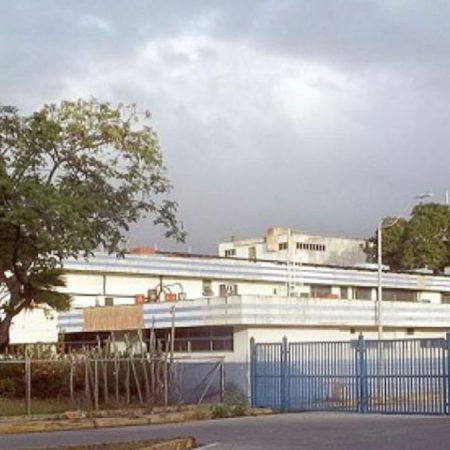 Falta de insumos, deserción médica y muertes de neonatos en el hospital Luis Ortega