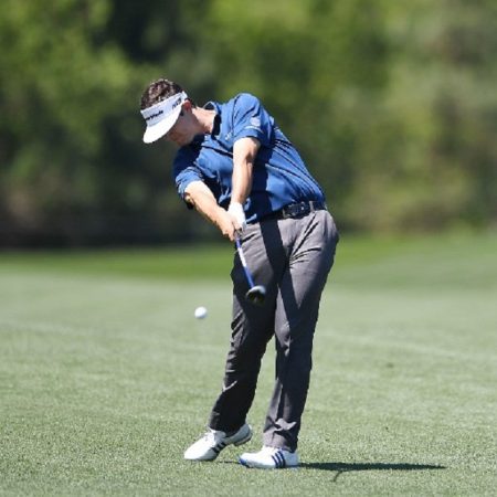 Beau Hossler exhibió gran juego en la segunda ronda y escaló hasta la punta ./Foto: AFP