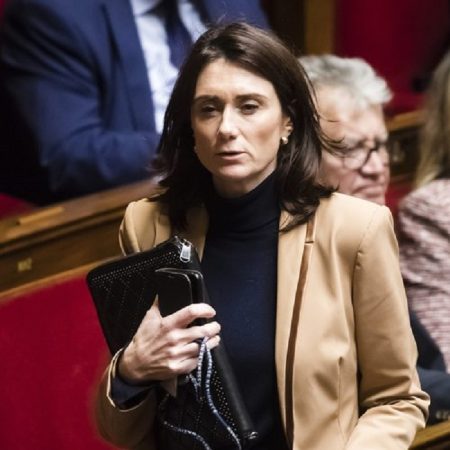 Diputada francesa drogada por un senador quiere dar visibilidad a la sumisión química