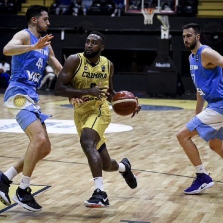 Duelo entre Argentina y Colombia rumbo a la AmeriCup. / Foto cortesía FIBA