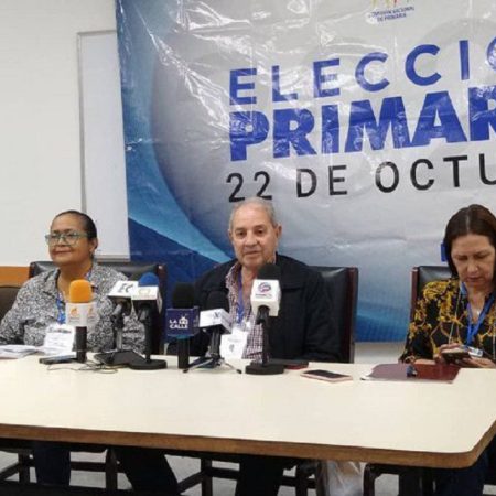 Manuel Barreto y Adelba Taffin comparecieron hoy ante el Ministerio Público en calidad de entrevistados