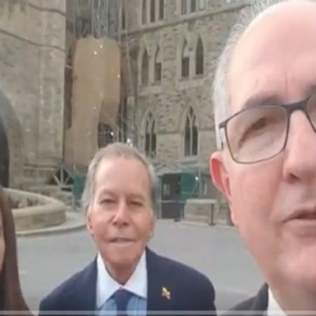 Tamara Sujú, Diego Arria y Antonio Ledezma, en Canadá. (Twitter)