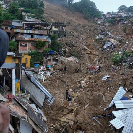 Temporal deja unos 80 muertos en Petrópolis, la ciudad imperial de Brasil