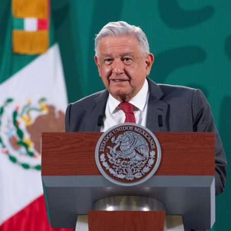 López Obrador afirma que México seguirá conteniendo la migración
