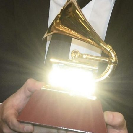 Las candidaturas para los Grammy se dieron a conocer el pasado noviembre y situaron a Beyoncé como favorita con nueve nominaciones seguida de Dua Lipa, Taylor Swift y Roddy Ricch con seis menciones por cabeza. EFE