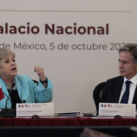 EE.UU. y México retoman el viernes las negociaciones migratorias ante la crisis fronteriza