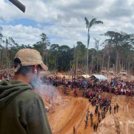Desalojadas 10 mil personas de mina ilegal Bulla Loca, que colapsó en febrero