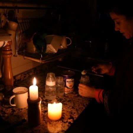 Sin electricidad varios sectores de la Gran Valencia