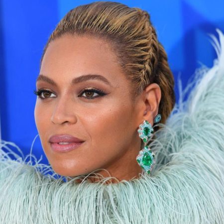 Beyoncé aseguró que la razón por la que no ha sacado videos musicales se debe a que quiere que sus seguidores se centren en su voz
