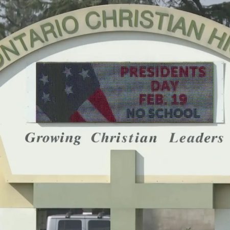 Estudiante de California es acusado de presuntamente planear un tiroteo en su secundaria