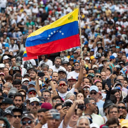 Venezolanos en México apoyan a Edmundo González