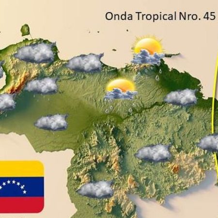 Gobierno instruye alerta permanente a autoridades militares y civiles por llegada de onda tropical 45