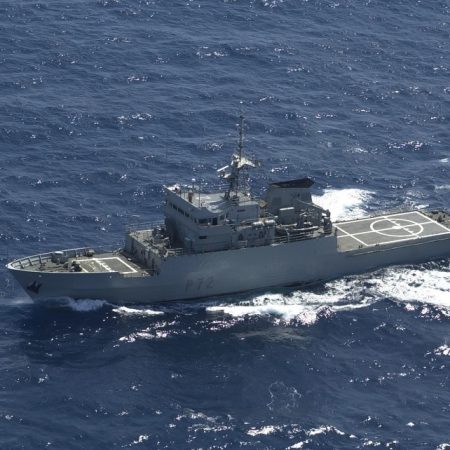 Un patrullero español intercepta dos buques rusos en el Mediterráneo