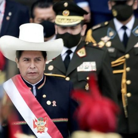 Ministro de Defensa de Perú pone su cargo a disposición tras nueva polémica