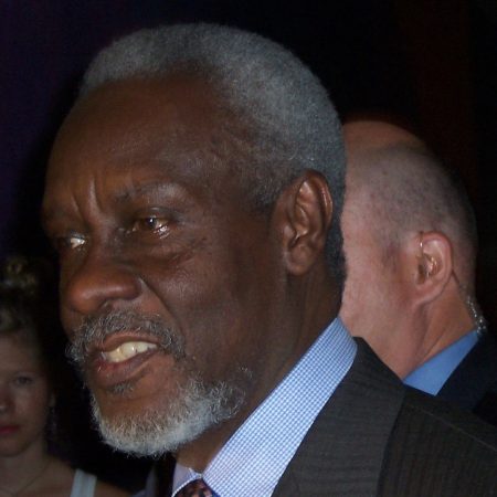 Ex primer ministro de Jamaica urge a cortar lazos con la Corona británica