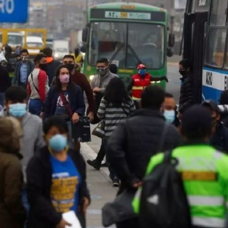 Perú observa disminución de fallecidos, aunque es el quinto país en contagios