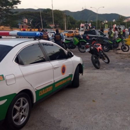 Cuerpos de seguridad llegaron al lugar del siniestro. Foto: Cortesía