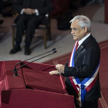 Chile promulga polémica ley migratoria que busca facilitar las deportaciones