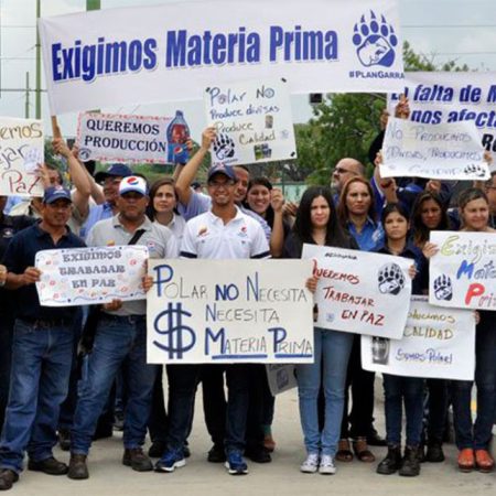 Trabajadores de las plantas Turmero y Chivacoa exigieron su derecho al trabajo. (Foto Referencial elimpulso.com)