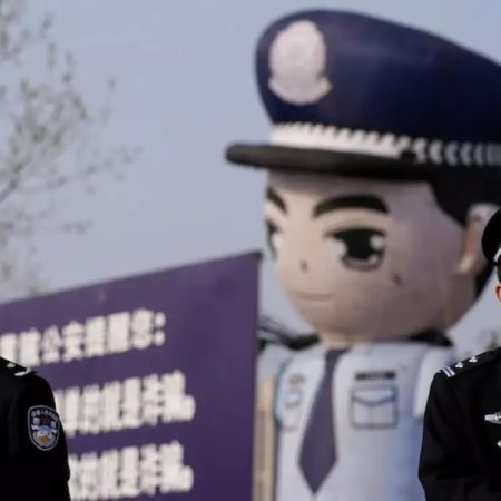 China arresta a sospechoso de corrupción que llevaba a la fuga 26 años