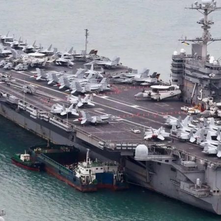 Armada de EE.UU. tiene portaaviones y cruceros con misiles cerca de Taiwán