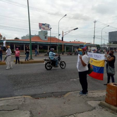 Larenses protestaron debido a las constantes fallas de los servicios públicos (Foto Cortesía)