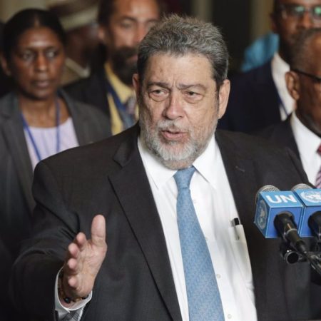Detenida una persona tras ataque al primer ministro de San Vicente