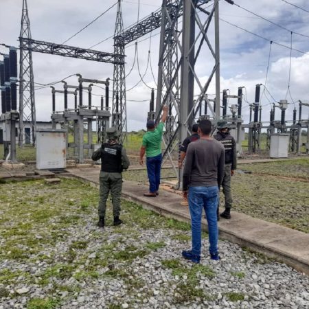 Militares resguardan Sistema Eléctrico Nacional tras apagón en 10 estados