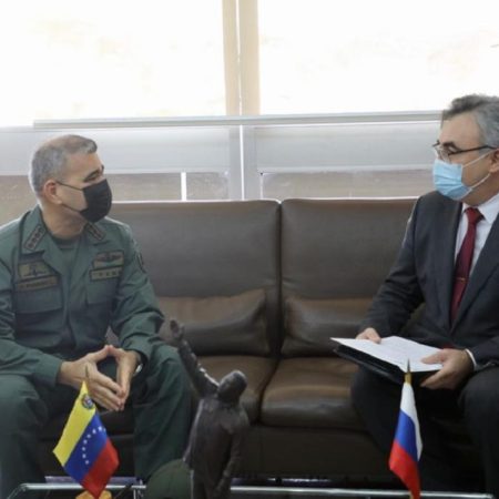 Venezuela y Rusia buscan impulsar acuerdos "para fortalecer la soberanía"