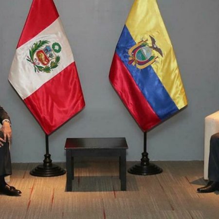 Ecuatoriano Lasso, primer jefe de Estado en reunirse con Pedro Castillo