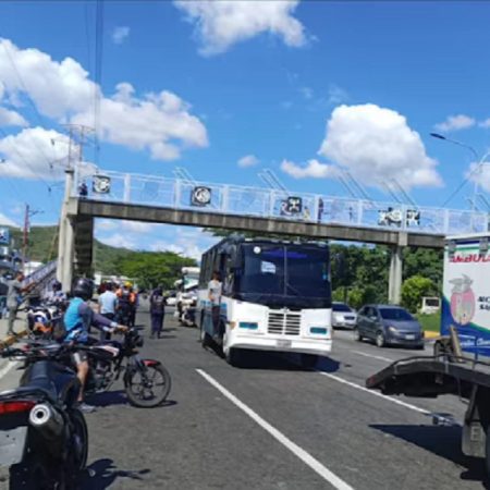 Ocho lesionados en accidente vial en San Diego