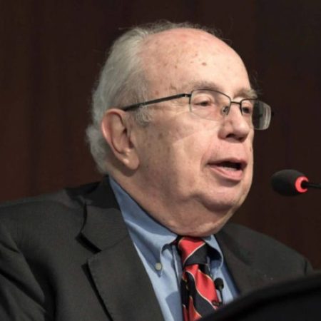 El Consejo Permanente de la Organización de Estados Americanos (OEA) aprobó este martes una resolución que reconoce al venezolano Gustavo Tarre como representante permanente "designado" por el Parlamento de Venezuela, presidido por el líder opositor, Juan Guaidó. EFE